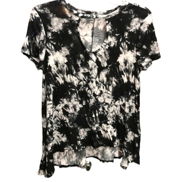 🔖FINAL SALE MUDD Black and White Tie Dye Flowy Top - Picture 7 of 8